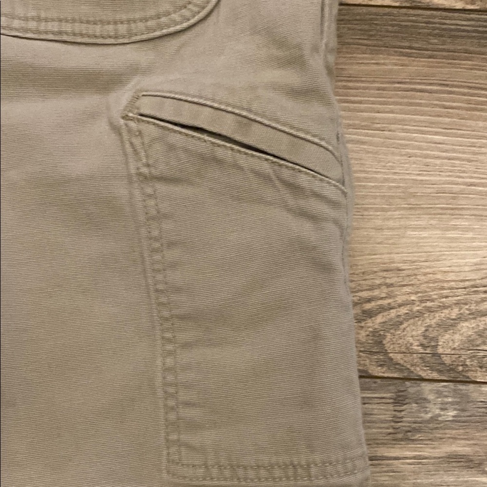 Carhartt Tan Flat Front Shorts Versatile Summer Essential - Picture 6 of 9